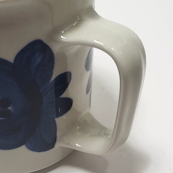 Vintage ARABIA Finland BLUE ANEMONE Ulla Procope Pitcher 32 oz - Picture 6 of 6